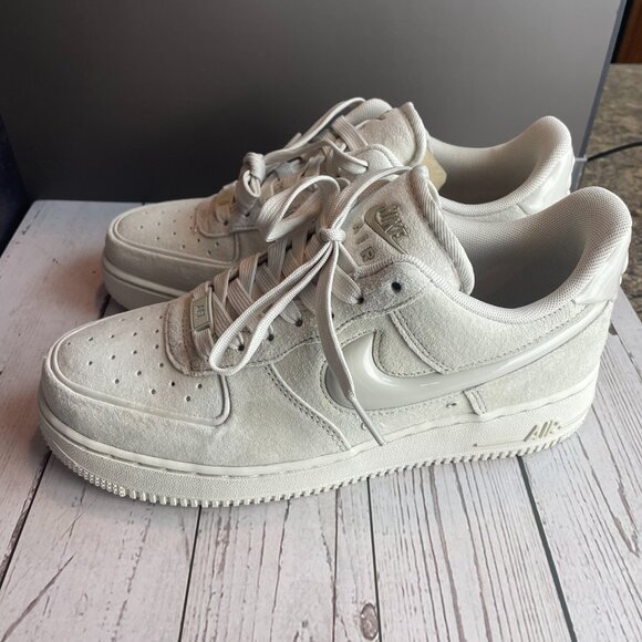 NIKE AIR FORCE 1 '07 (WOMEN) 7.5 - Picture 8 of 13